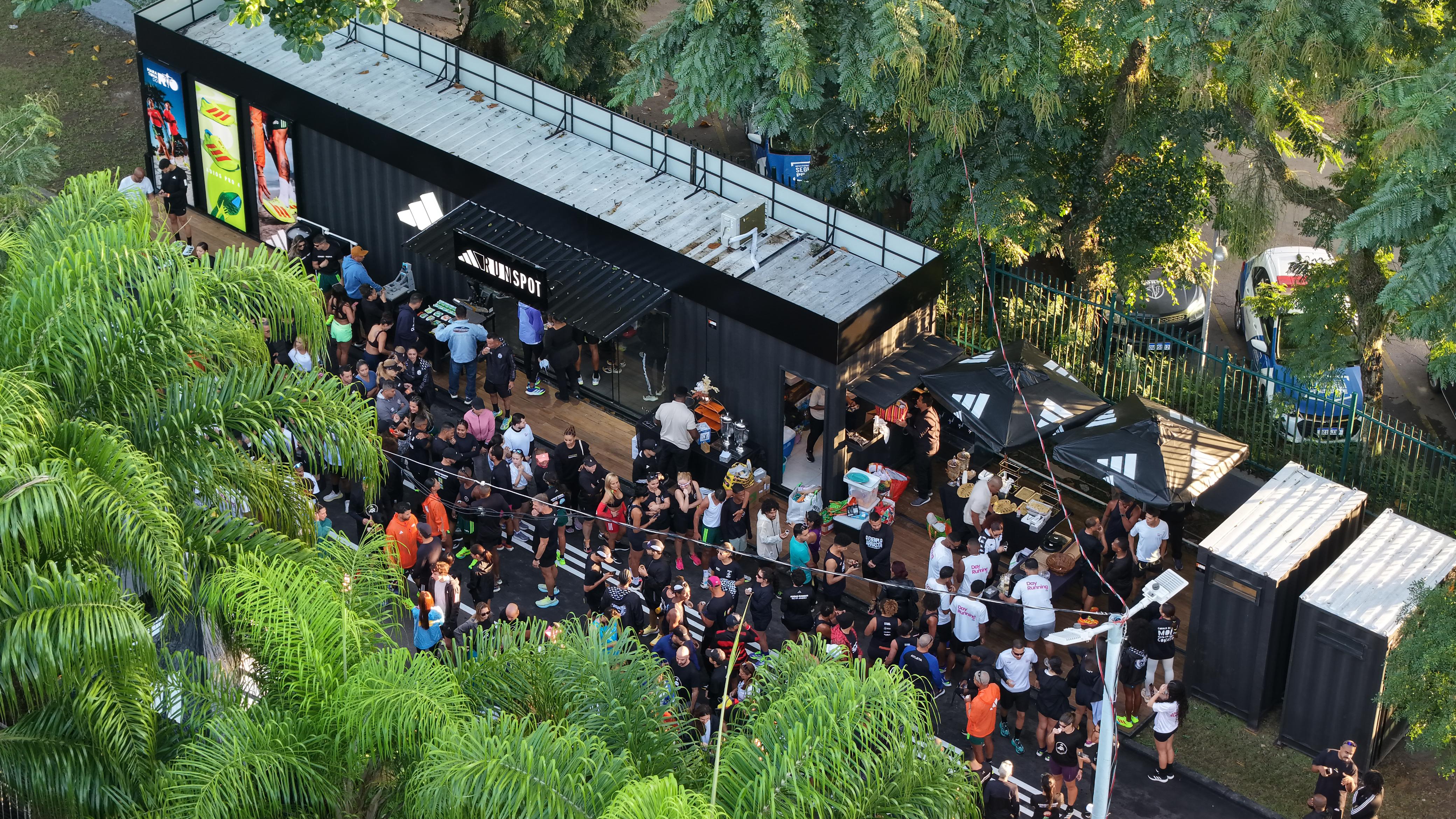 Studio Glass instagramável da TV Tem em evento noturno